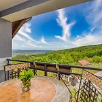Vineyard Homestead Vrtin - Happy Dragatus