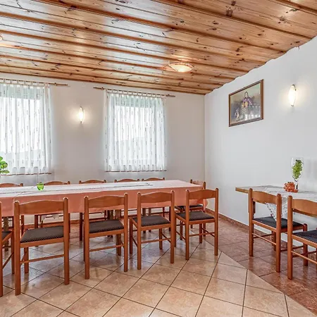 Prázdninový dům Vineyard Homestead Vrtin - Happy