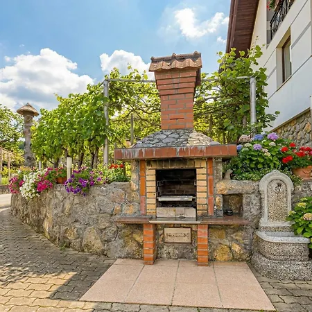 Vineyard Homestead Vrtin - Happy *