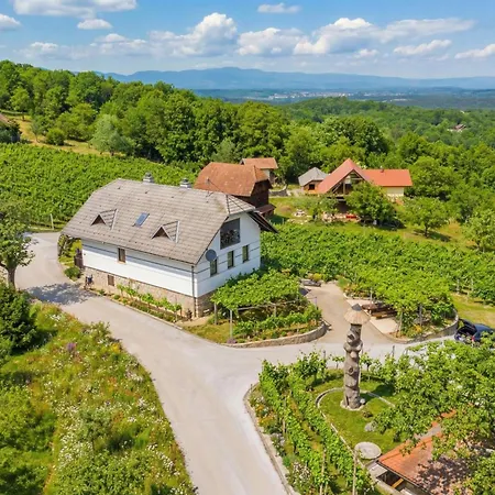 Vineyard Homestead Vrtin - Happy Сasa de vacaciones *