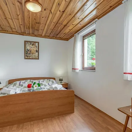 Vrtin Vineyard Family Retreat - Happy Rentals *