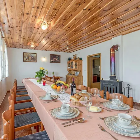 Vineyard Homestead Vrtin - Happy