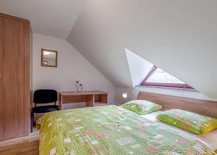 Vakantiehuis Vineyard Homestead Vrtin - Happy