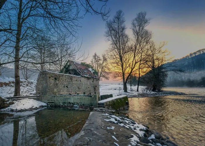 Vakantiehuis Vineyard Homestead Vrtin - Happy *