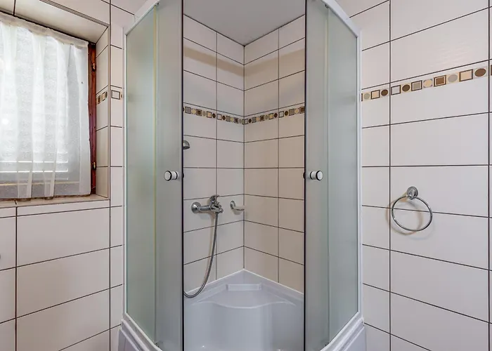 Nyaraló Vineyard Homestead Vrtin - Happy *