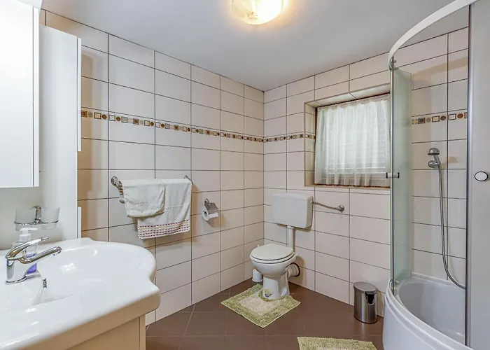 Vineyard Homestead Vrtin - Happy *