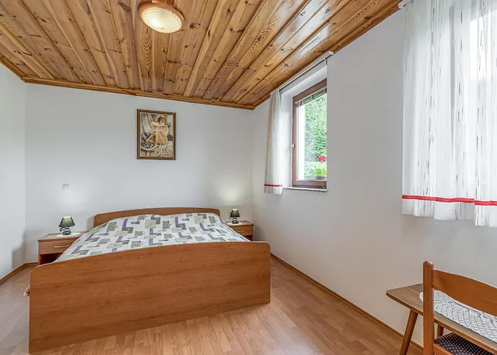 Vakantiehuis Vineyard Homestead Vrtin - Happy *