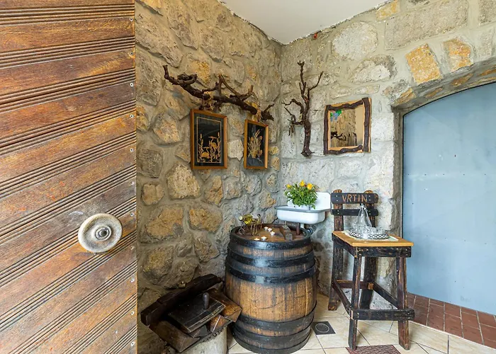 Vineyard Homestead Vrtin - Happy Casa vacanze *