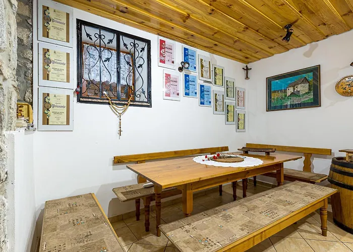 Vakantiehuis Vineyard Homestead Vrtin - Happy Dragatuš