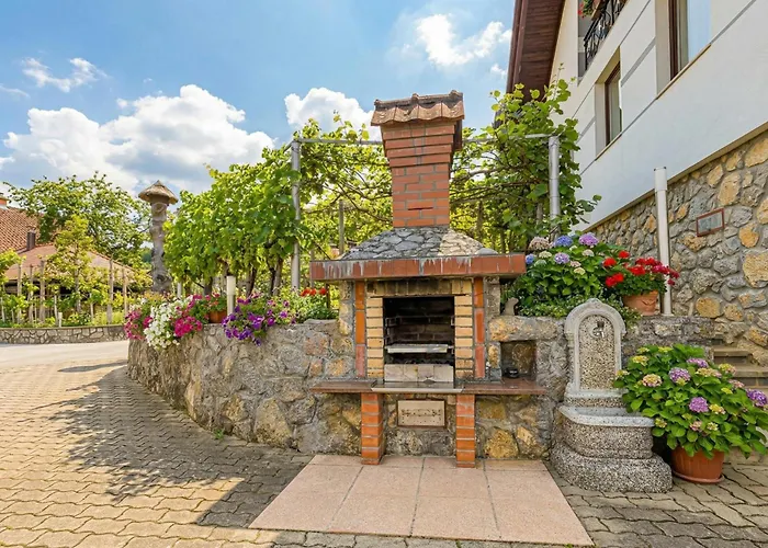 Vineyard Homestead Vrtin - Happy *